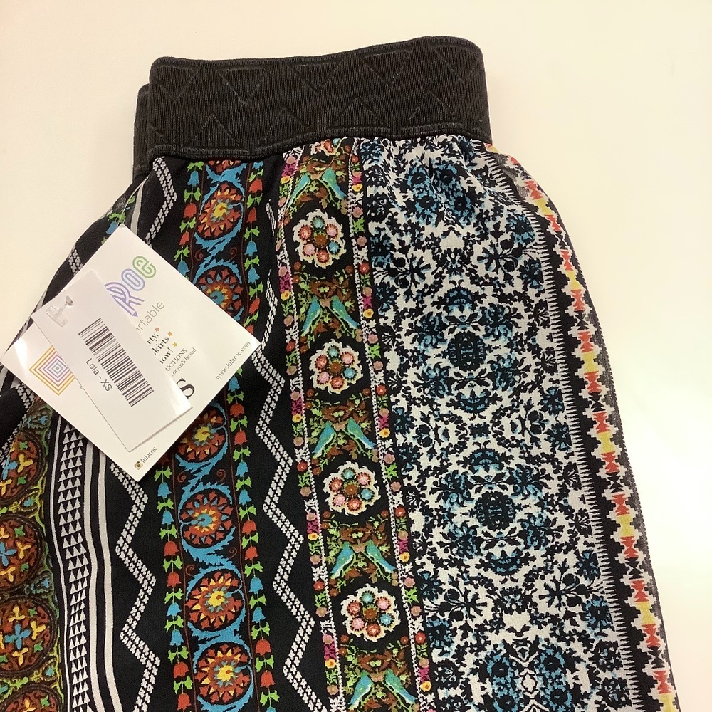 Xs new with tags Lularoe Lola skirt
